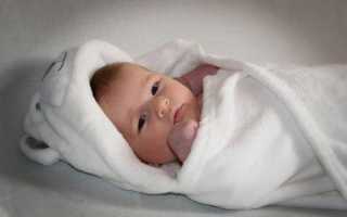 Что умеет ребенок в 1 месяц, какие появляются рефлексы и навыки у младенца: нормы развития