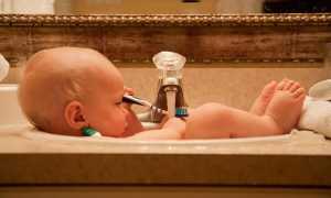 Как приготовить хвойно-солевые ванны для грудничков