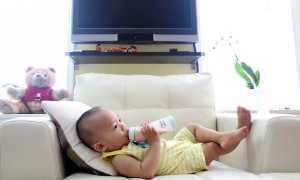 Сколько хранится грудное молоко в холодильнике и морозилке