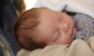 У грудничка холодные ручки