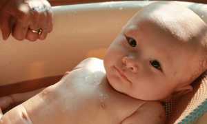 У новорожденного набухли молочные железы: причины