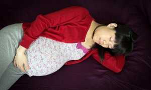 На каком боку спать беременным и как принять удобное положение (позу) будущей маме