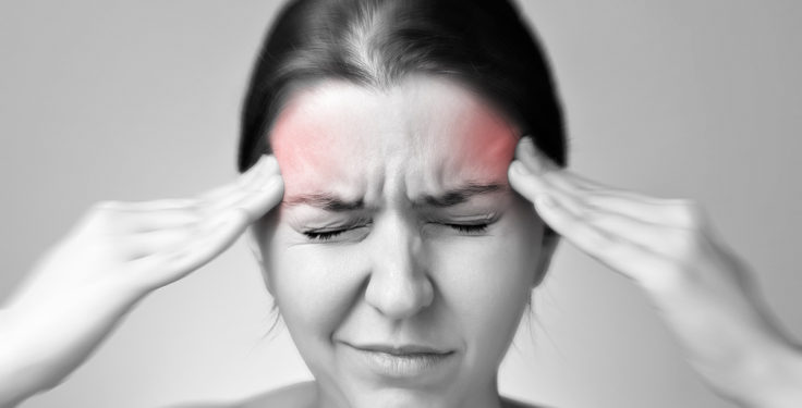 мигрень у девушки