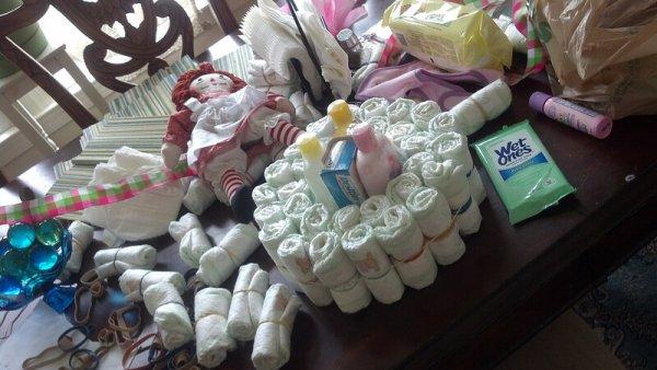 Изготовление торта из памперсов