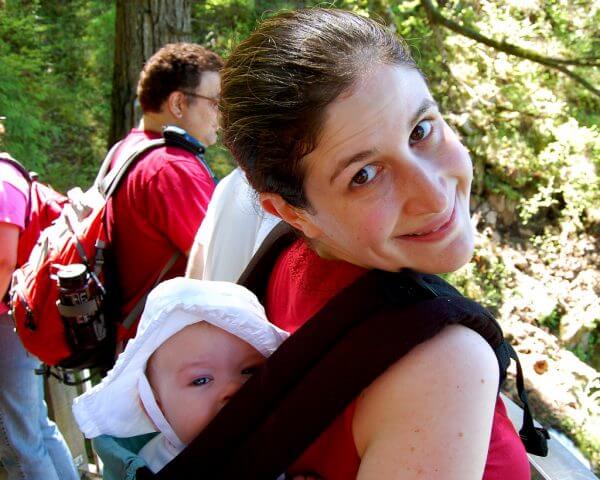 с какого возраста можно носить ребенка в кенгуру