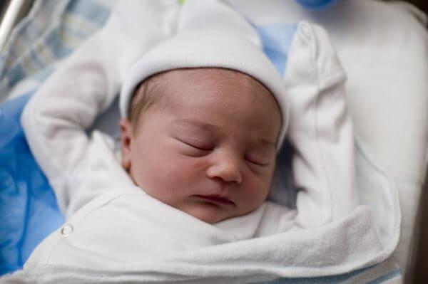 новорожденный хрипит