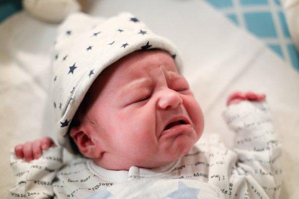 Тремор губ у новорожденного