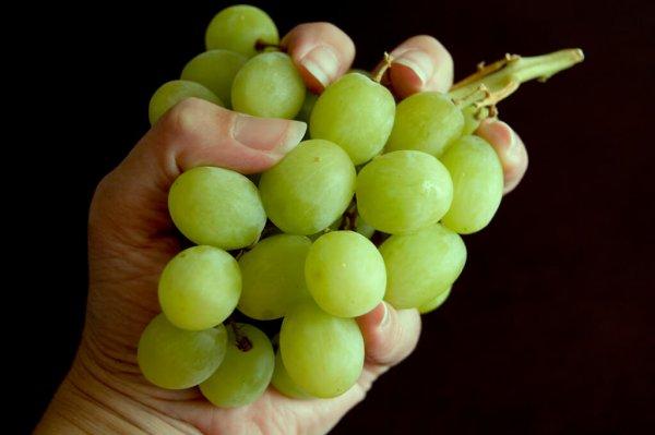 Как употреблять виноград беременным