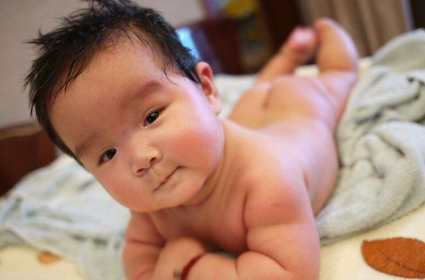 Выделение мекония