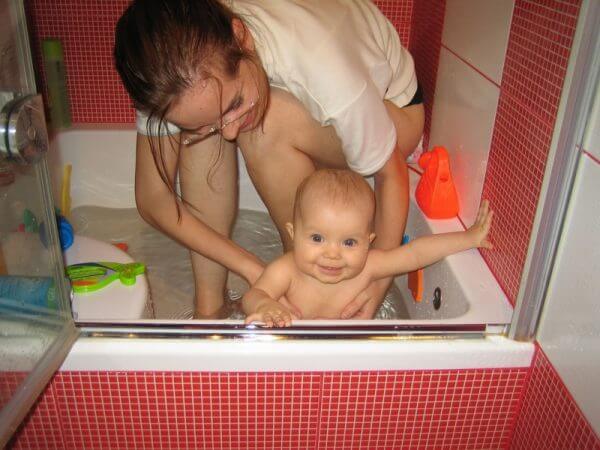 ванна с ромашкой для новорожденного