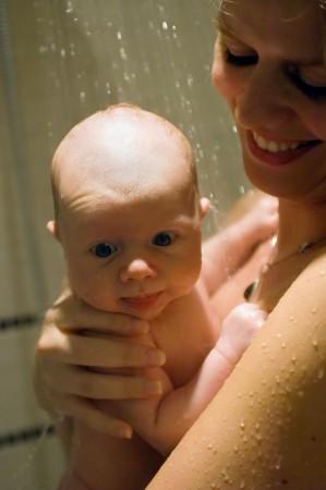 Вода в ушах новорожденного