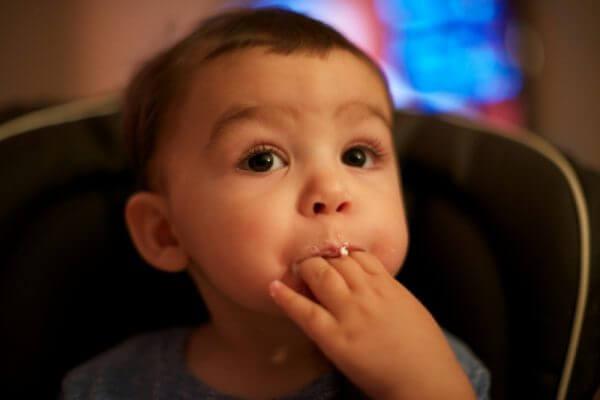 почему ребенок не жует