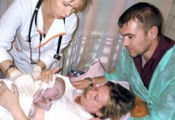 ребенок при родах наглотался околоплодных вод