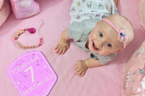 Развитие ребенка в 7 месяцев