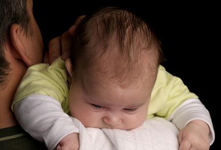 Срыгивание у новорожденного